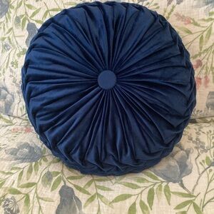 Luxurious Navy Blue Velvet Accent Pillow
2 Available